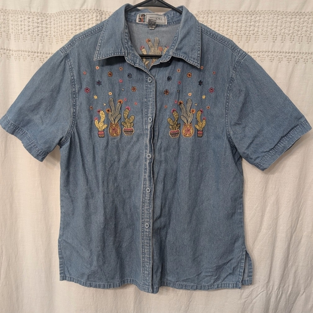 Embroidered Cactus Short-Sleeve Denim Shirt - Light Blue